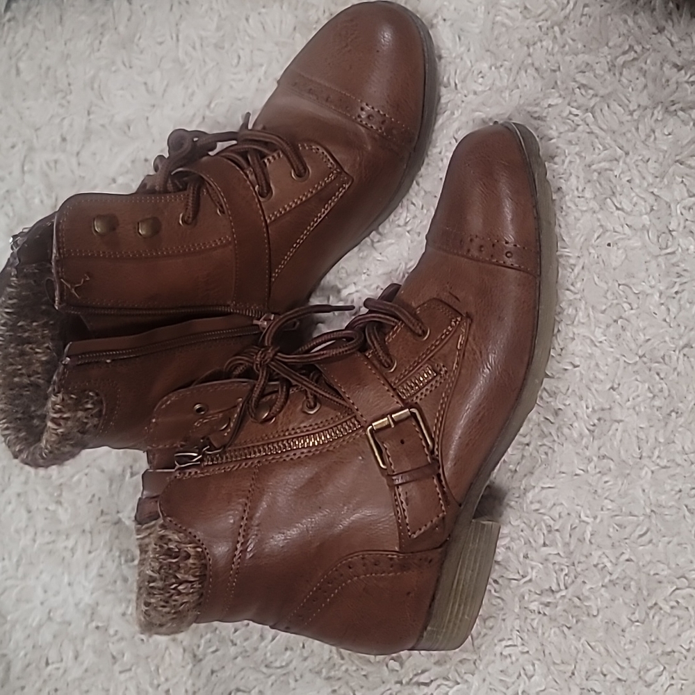 Sonoma brand, size 8 Conac color ankle boots
